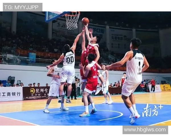 重庆篮球队展现出色团队协作精神助力联赛表现全面提升